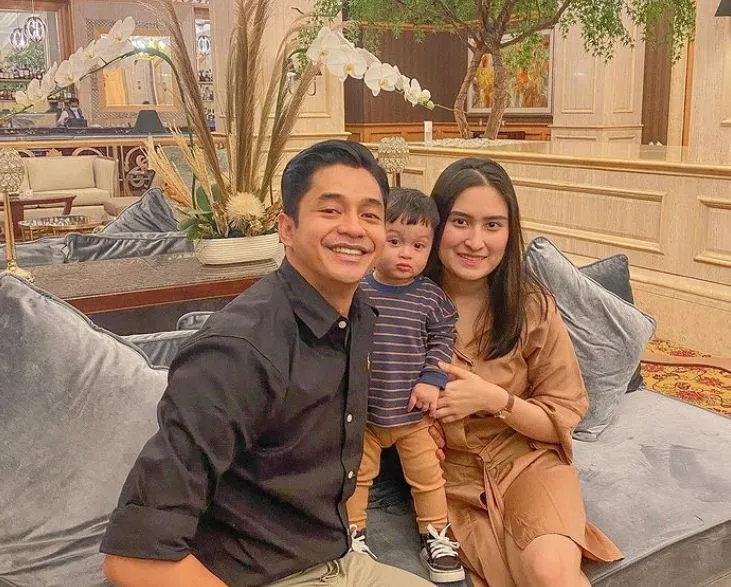 Artis yang Dikaruniai Anak Pertama di Tahun 2021; Bikin Publik Ikut Bahagia 14