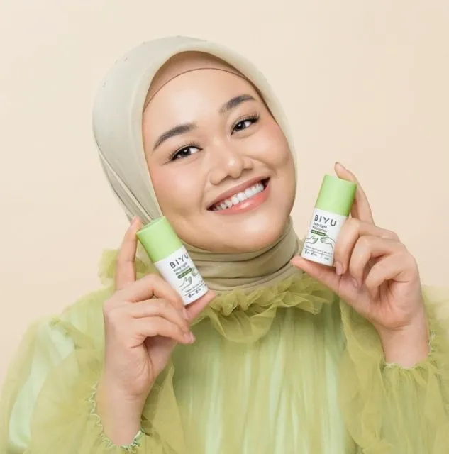 7 Kolaborasi Merek Kecantikan Lokal dan Influencer 2021. Terbaru Ada Luxcrime dan Awkarin~ 9