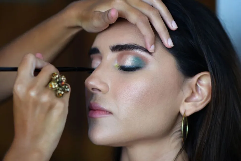 Ini Tren Makeup yang Bakal Hits di Tahun 2022. Yang Ringan dan Bercahaya Jadi Idola! 10