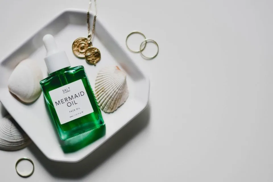 Jenis-jenis Face Oil untuk Atasi Kulit Kering. Bikin Lembap Maksimal! 12