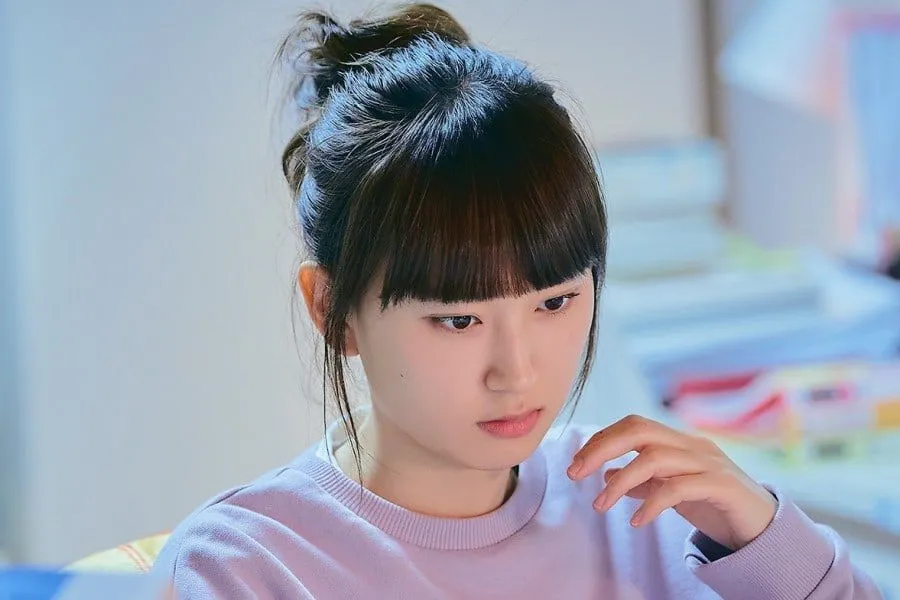 9 Artis Korea yang Pernah Berperan Ganda di Serial Drama. Sungguh Berbakat! 12