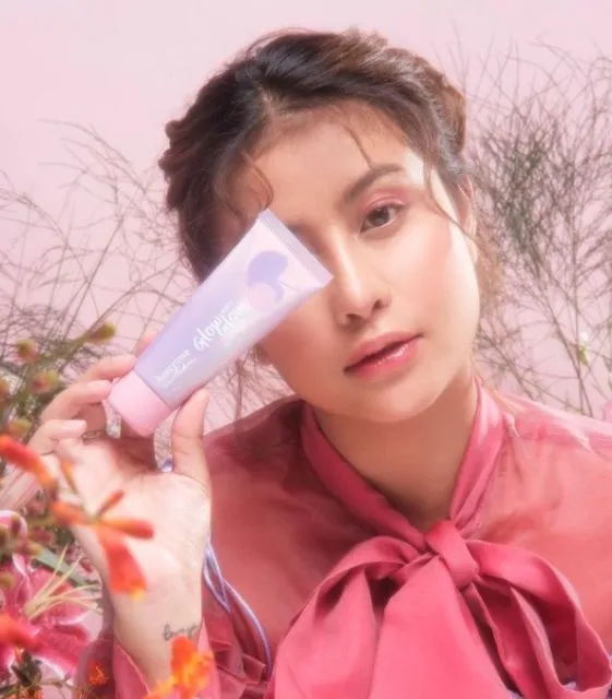 7 Kolaborasi Merek Kecantikan Lokal dan Influencer 2021. Terbaru Ada Luxcrime dan Awkarin~ 8