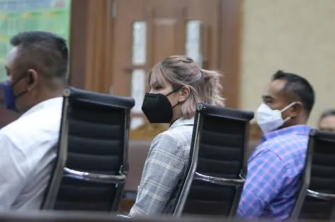 Hasil Persidangan, Nia Ramadhani dan Ardi Bakrie Dituntut 1 Tahun Rehabilitasi 3