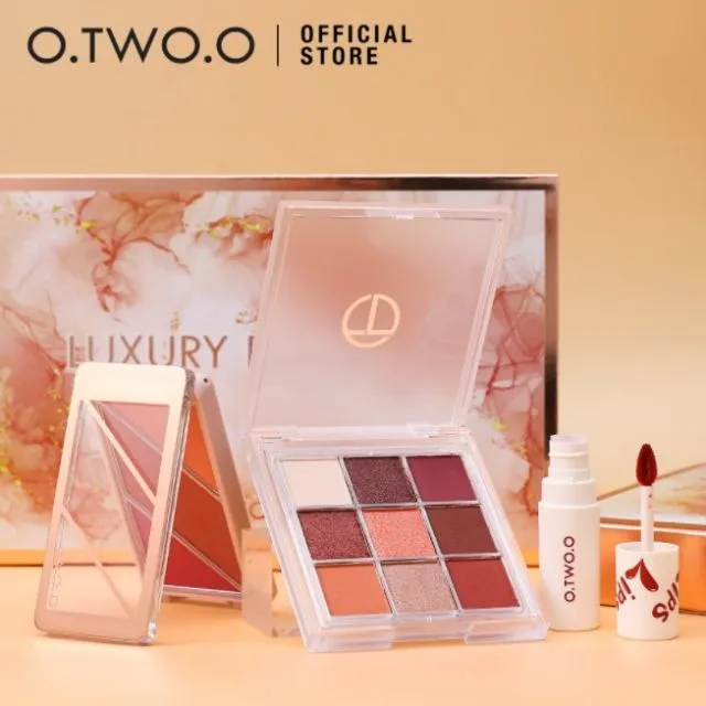 7 Ide Paket Makeup atau Skincare yang Cocok untuk Kado Natal 12