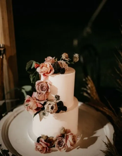 Asal Muasal Wedding Cake. Bukan Sekadar Sajian Cantik, Ternyata Sarat Makna Juga 6