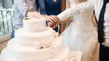 Asal Muasal Wedding Cake. Bukan Sekadar Sajian Cantik, Ternyata Sarat Makna Juga