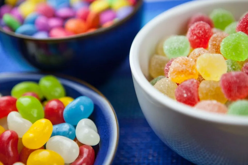 6 Bahaya Pewarna Makanan Bagi Kesehatan Sesuai Jenisnya. Hati-hati, ya! 8