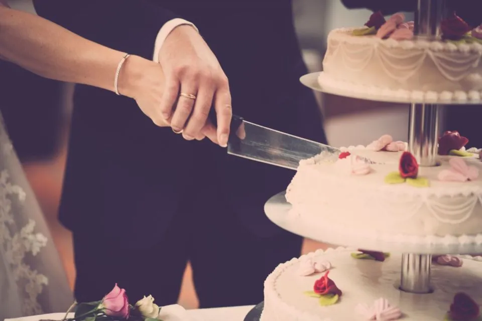 Asal Muasal Wedding Cake. Bukan Sekadar Sajian Cantik, Ternyata Sarat Makna Juga 8