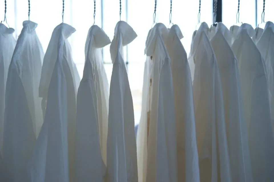 7 Cara Menghilangkan Noda Kunyit Pada Baju. Mesti Buru-Buru Dicuci! 9