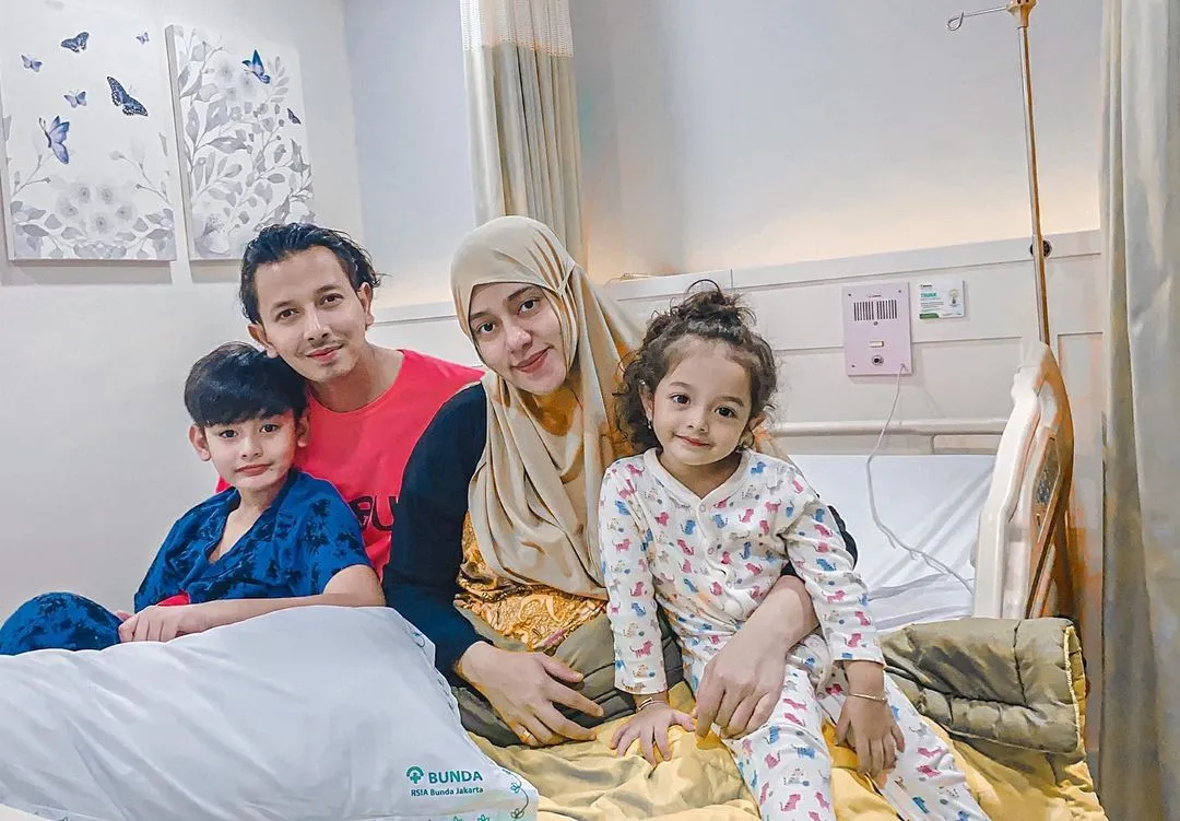 Selamat, Fairuz A Rafiq Telah Melahirkan Anak Ketiga! 4