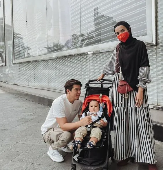 Artis yang Dikaruniai Anak Pertama di Tahun 2021; Bikin Publik Ikut Bahagia 15