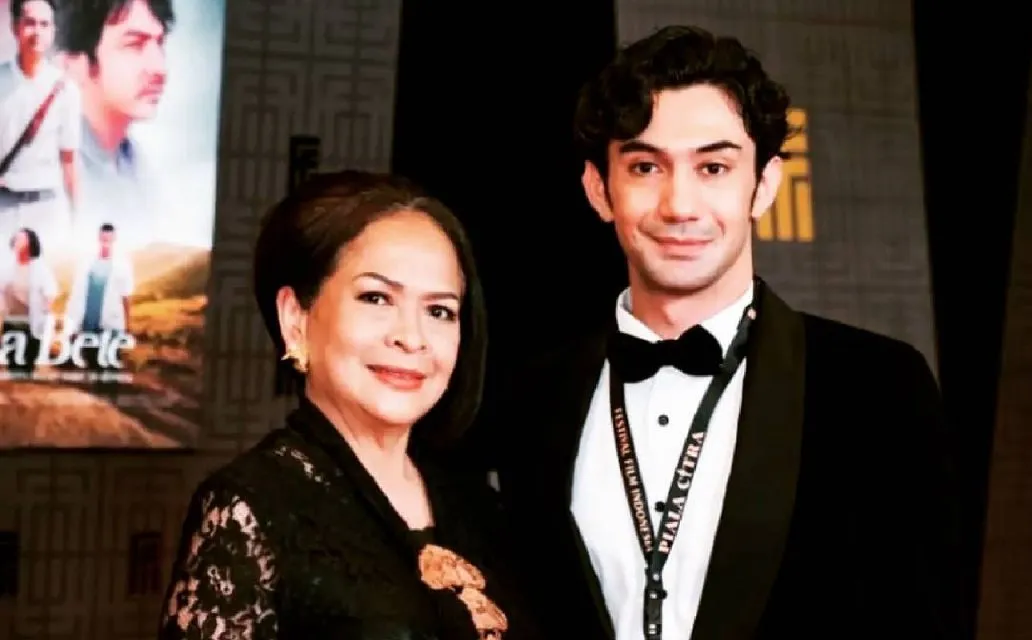 Reza Rahadian Rayakan Ulang Tahun Ibunda, Siapkan Kejutan Spesial 6 Pratiwi Matulessy
