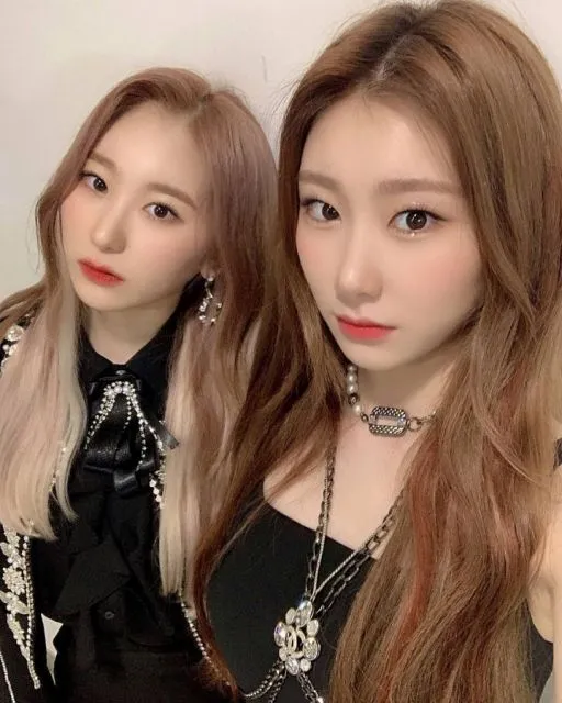 Deretan Idol Korea yang Ternyata Kakak Beradik. Sama-Sama Berbakat! 12 Kakak beradik Lee Chaeyeon dan Lee Chaeryeong