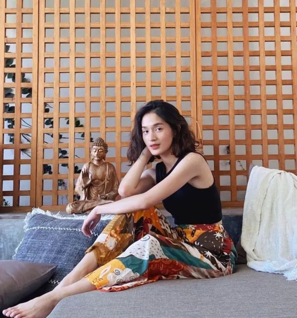 8 Foto Gaya Menawan Jeanneta Sanfadelia, Istri Ardhito Pramono 15 Gaya Jeanneta Sanfadelia