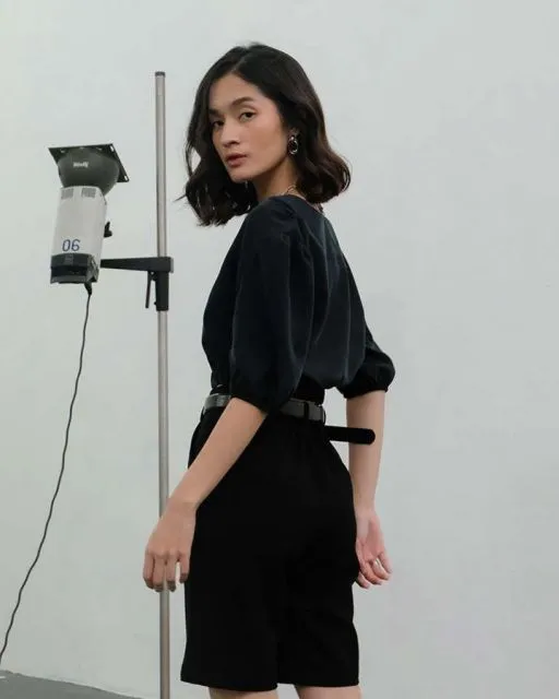 8 Foto Gaya Menawan Jeanneta Sanfadelia, Istri Ardhito Pramono 10 Gaya Jeanneta Sanfadelia