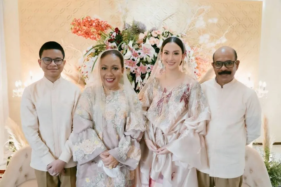 Karina Nadila Tak Pernah Bertemu Ayah Kandung Sejak Lahir, Bahagia Diasuh Ayah Sambung 6 Keluarga lengkap Karina Nadila