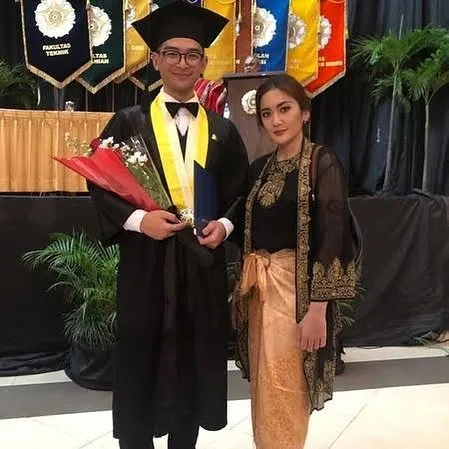 Profil Maura Magnalia, Putri Sulung Nurul Arifin yang Tutup Usia Usai Terkena Serangan Jantung 6 Maura Magnalia dan Melkior Mirari