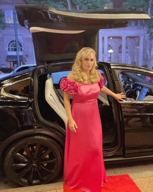 8 Gaya Terbaru Rebel Wilson Usai Turunkan Berat Badan Lebih dari 30 Kg 14 Gaya terbaru Rebel Wilson