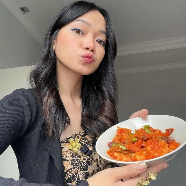 Padu Padan Kain Tradisional ala Fathia Izzati untuk Gaya Sehari-hari 12 Kain tradisional untuk dipakai sehari-hari