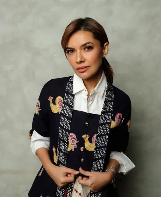 8 Ide Padu Padan Kebaya untuk Gaya Kasual ala Selebritas 14 Ide kebaya kasual