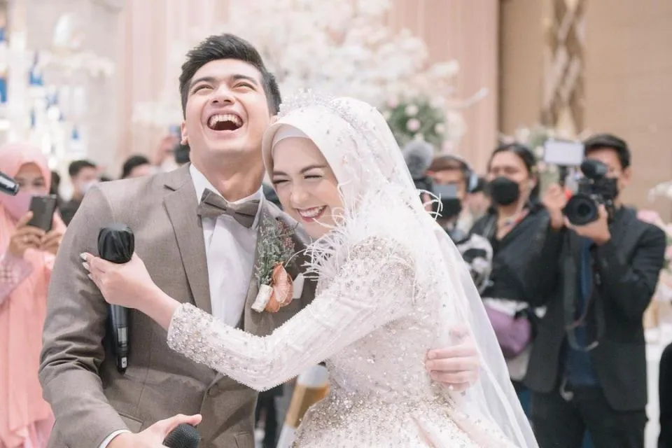 Ria Ricis Ngunduh Mantu, Netizen Salfok ke Perutnya.