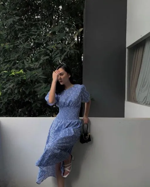 Gaya Busana Selain Kebaya ala Bella Clarissa, yang Cocok untuk Acara Formal 12 Floral dress