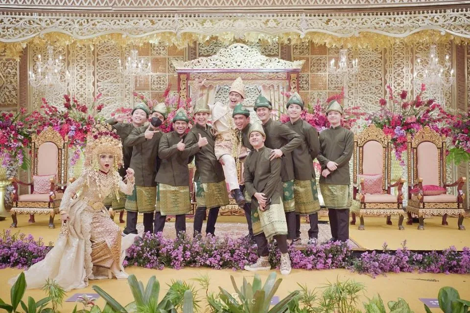 Ria Ricis Ngunduh Mantu, Netizen Salfok ke Perutnya.