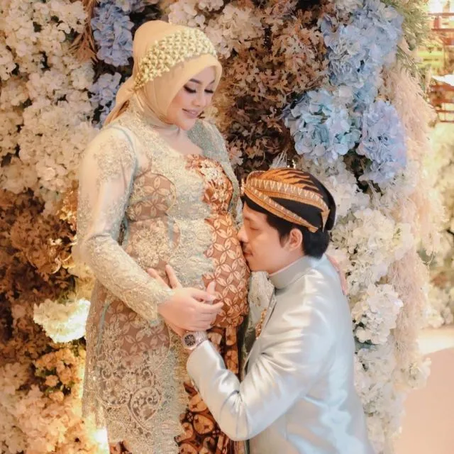 12 Foto Maternity Shoot Aurel Hermansyah dan Atta Halilintar, Ada yang Konsep 007 16 Acara mitoni atau tujuh bulanan | Credit: Instagram