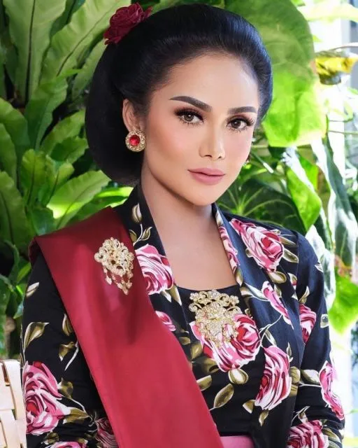 Penyanyi Tanah Air yang Putuskan Jadi Politisi; Giring Tengah Jadi Sorotan 15