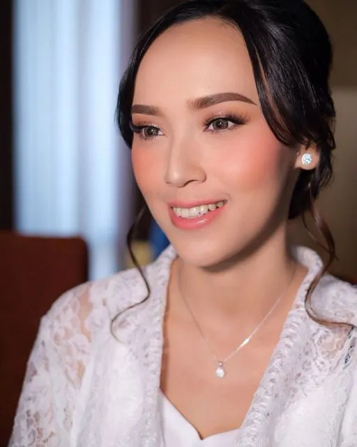 Daftar Makeup Artist di Jogja yang Bernuansa Simpel tapi Elegan 7 Makeup nikah soft