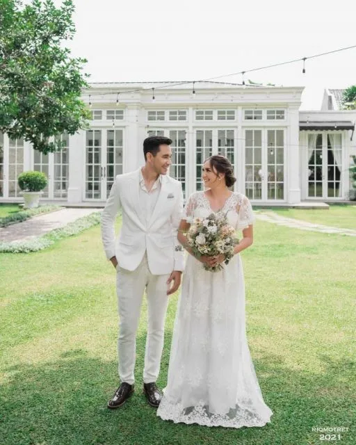 Darius Sinathrya dan Donna Agnesia Nostalgia Rayakan 15 Tahun Pernikahan 5