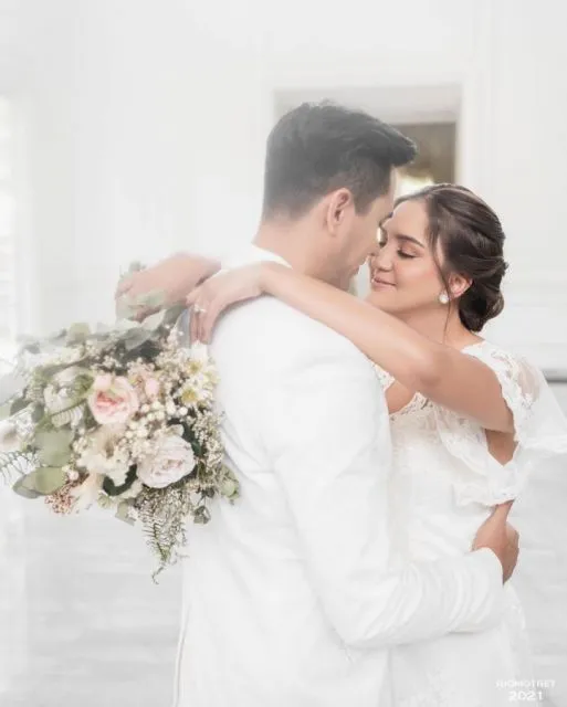 Darius Sinathrya dan Donna Agnesia Nostalgia Rayakan 15 Tahun Pernikahan 4