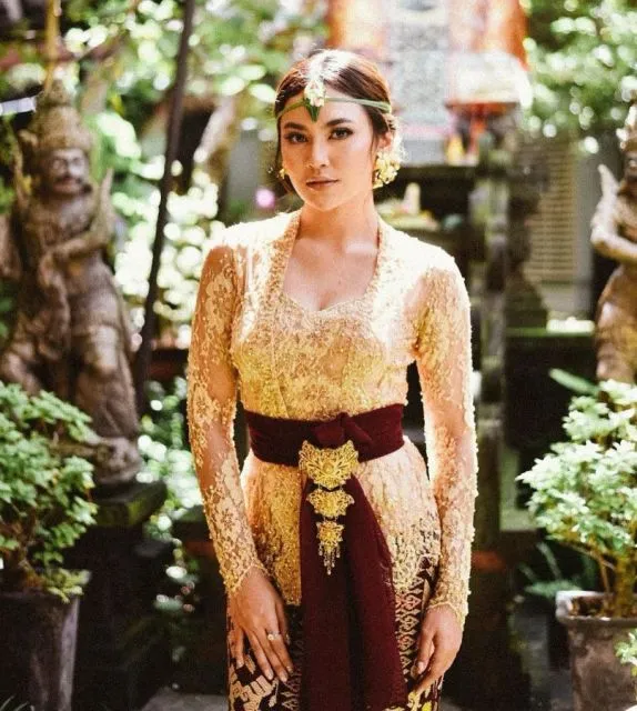 Profil Mahalini Raharja, Penyanyi yang Dikabarkan Dekat dengan Rizky Febian 3 Mahalini Raharja Bali