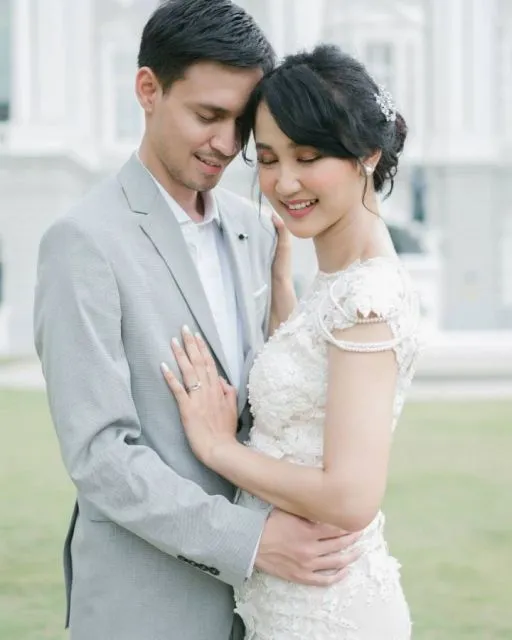 Daftar Makeup Artist di Jogja yang Bernuansa Simpel tapi Elegan 6 Modern wedding makeup