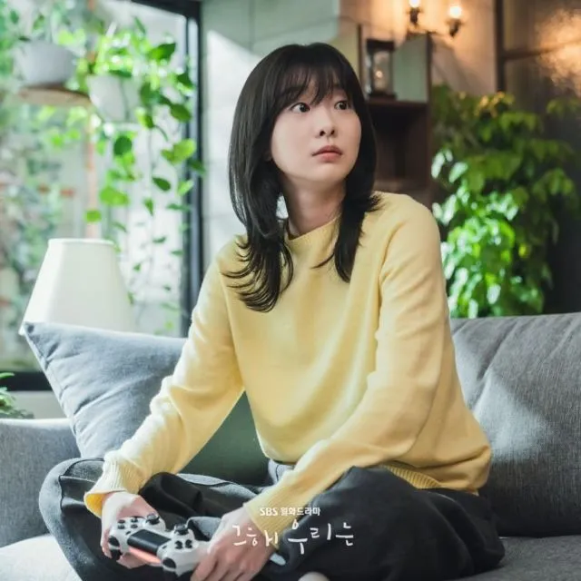 9 Ide Gaya Fesyen Kasual ala Kim Da Mi di Drama Our Beloved Summer 16 gaya Kim Da Mi