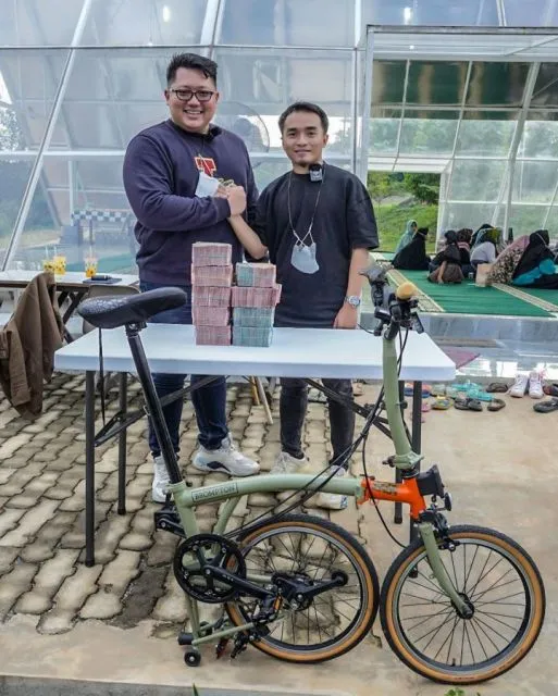 Headband Atta Halilintar Laku dengan Harga Milyaran Rupiah, Tak Ada Settingan 6 Reza Paten membeli sepeda Taqy Malik