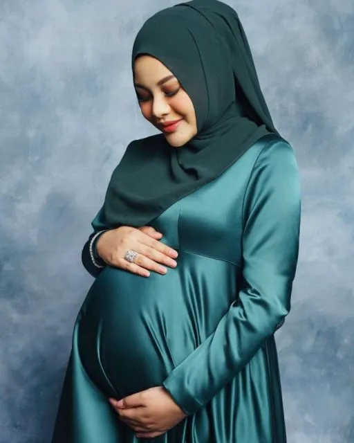 12 Foto Maternity Shoot Aurel Hermansyah dan Atta Halilintar, Ada yang Konsep 007 14 Aurel mengenakan baju hijau | Credit: Instagram