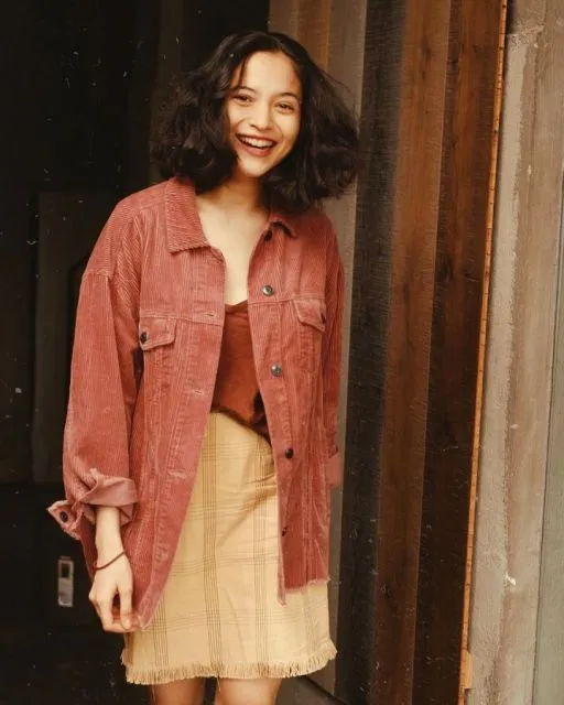 9 Ide Fashion ala Putri Marino yang Simpel 13