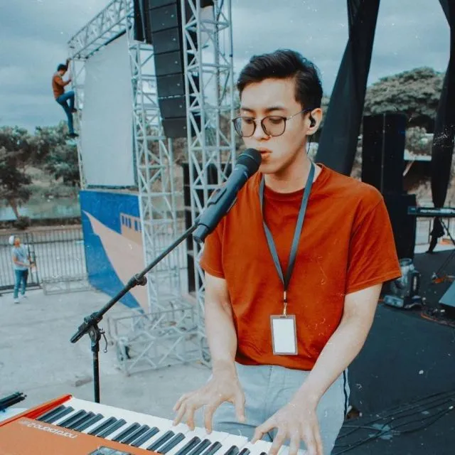 Perjalanan Karier Ardhito Pramono, dari Menulis Lagu Sampai Bintangi Film 11