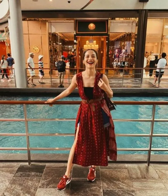 9 Ide Fashion ala Putri Marino yang Simpel 16