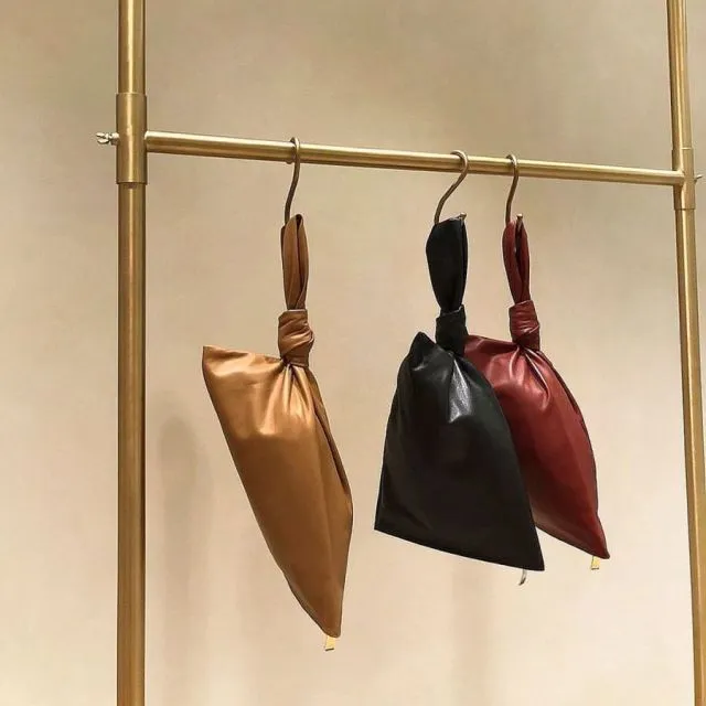5 Merek Fashion yang Pernah Luncurkan Produk Bahan Daur Ulang 7 Bottega Veneta