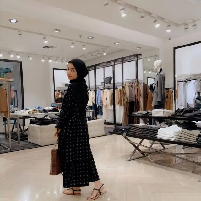 9 Ide Padu Padan Busana untuk Tubuh Mungil ala Tsana 12
