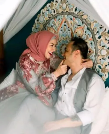 8 Potret Prewedding Love Story Venna Melinda dan Ferry Irawan 13 prewedding venna melinda dan ferry irawan