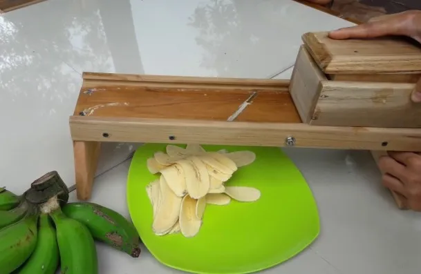 Cara Membuat Keripik Pisang yang Garing Aneka Rasa. Praktis dan Hemat! 11 cara membuat keripik pisang