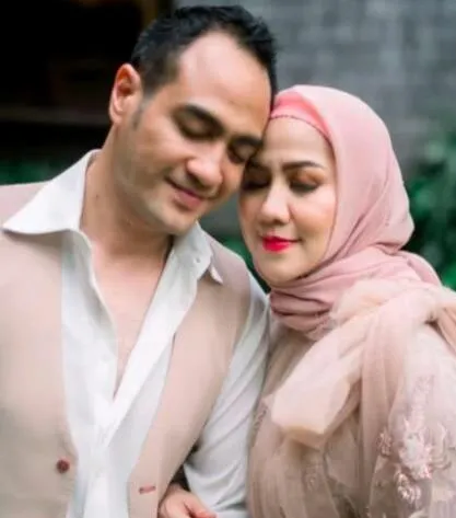 8 Potret Prewedding Love Story Venna Melinda dan Ferry Irawan 10 prewedding venna melinda dan ferry irawan