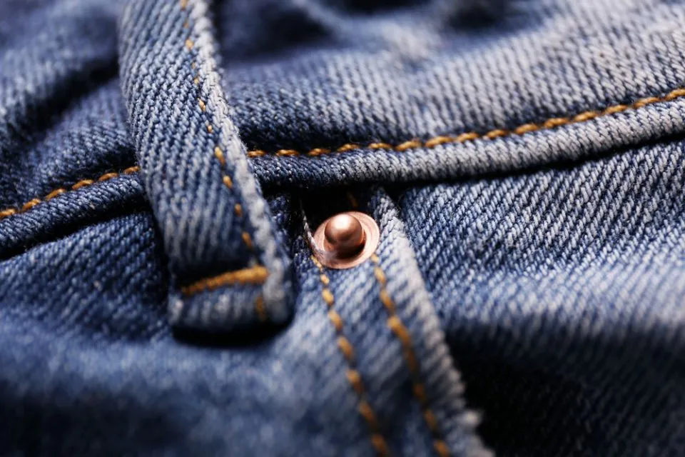Ini Alasannya Kantong Celana Jeans Cewek Lebih Kecil dari Celana Cowok 7