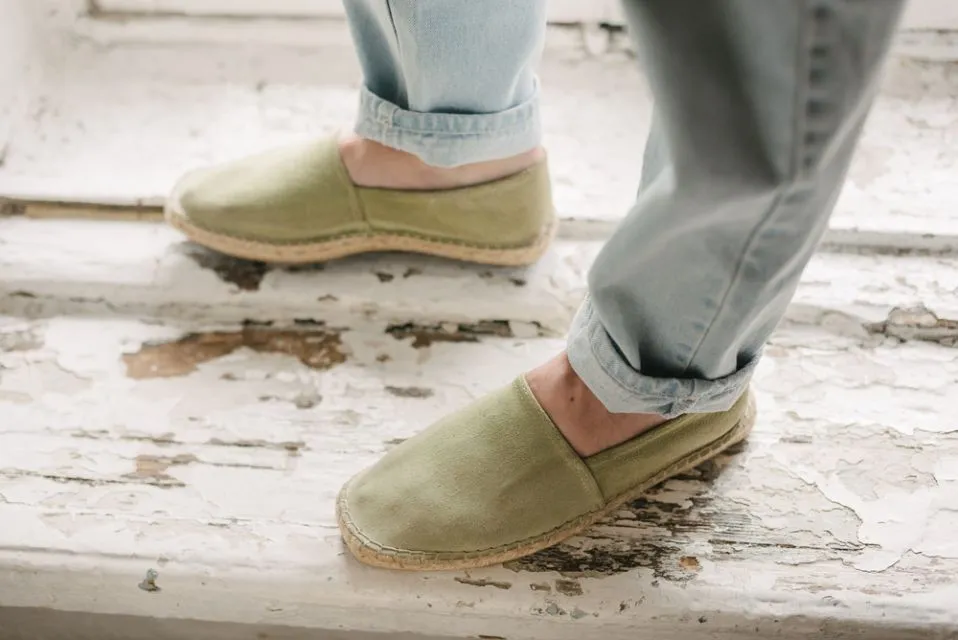 8 Model Sepatu & Sandal untuk yang Kakinya Lebar 10 Model sepatu untuk kaki lebar