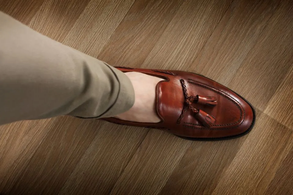 8 Model Sepatu & Sandal untuk yang Kakinya Lebar 12 Model sepatu untuk kaki lebar