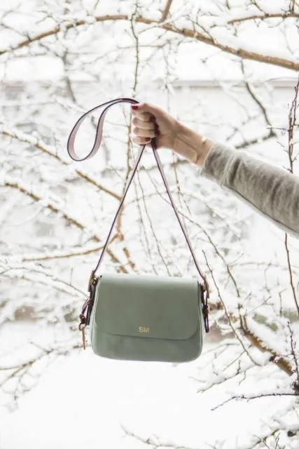 Model Tas Selempang Kecil Wanita yang Pas Dibawa ke Mana-mana 15 sling bag