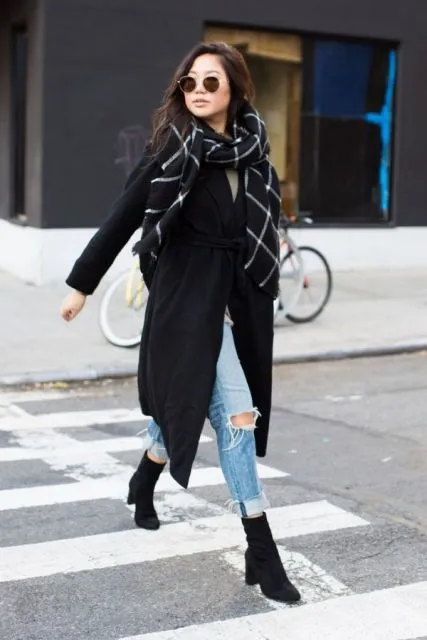 Jenis-jenis Sepatu yang Cocok Banget Sama Celana Jeans 9 Sepatu boot